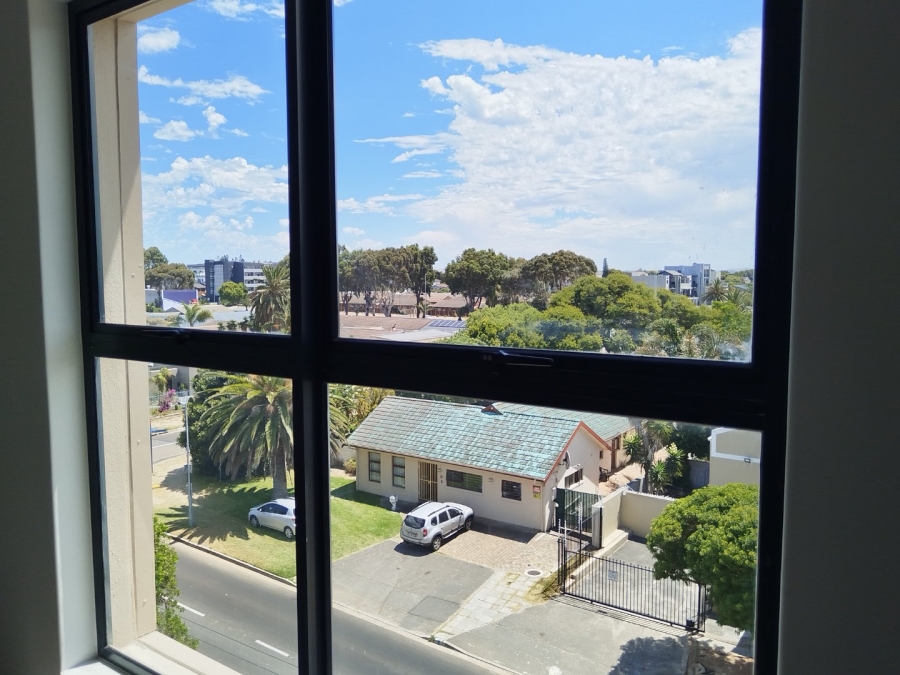 1 Bedroom Property for Sale in Table View Western Cape